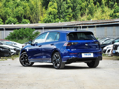 2025�� �Ŀ�� 300TSI R-Line