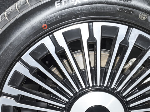 2026�� ���̰� 230����� 7��