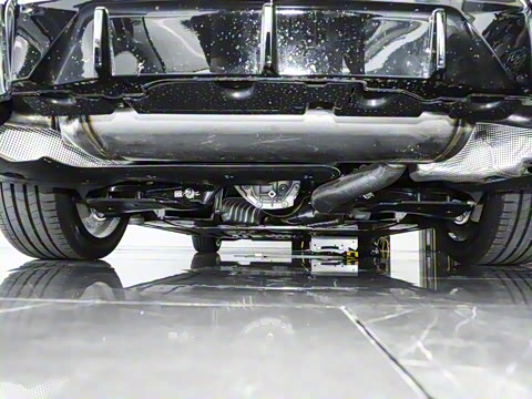 2025�� 225i M�˶���ҹ��װ