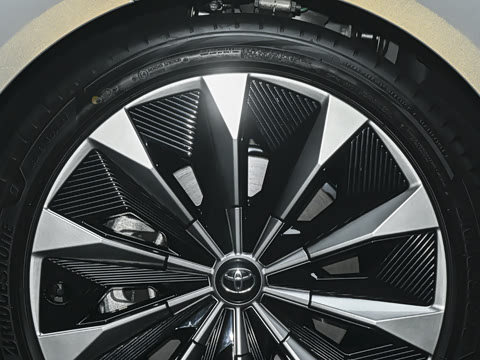 2026�� 710 Ultra�����״��