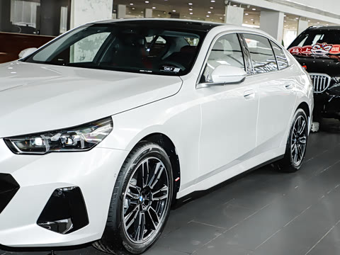 2026�� �Ŀ� 530Li ������ M�˶���װ