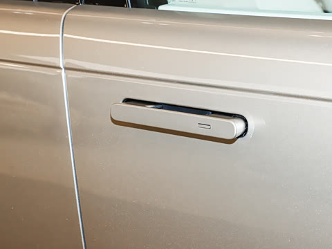 2026�� 3.0 L6 400PS AB�����