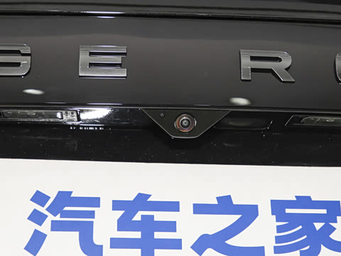 2026�� 3.0 L6 400PS SE�����