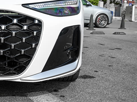 2026�� 2.0T quattro ������