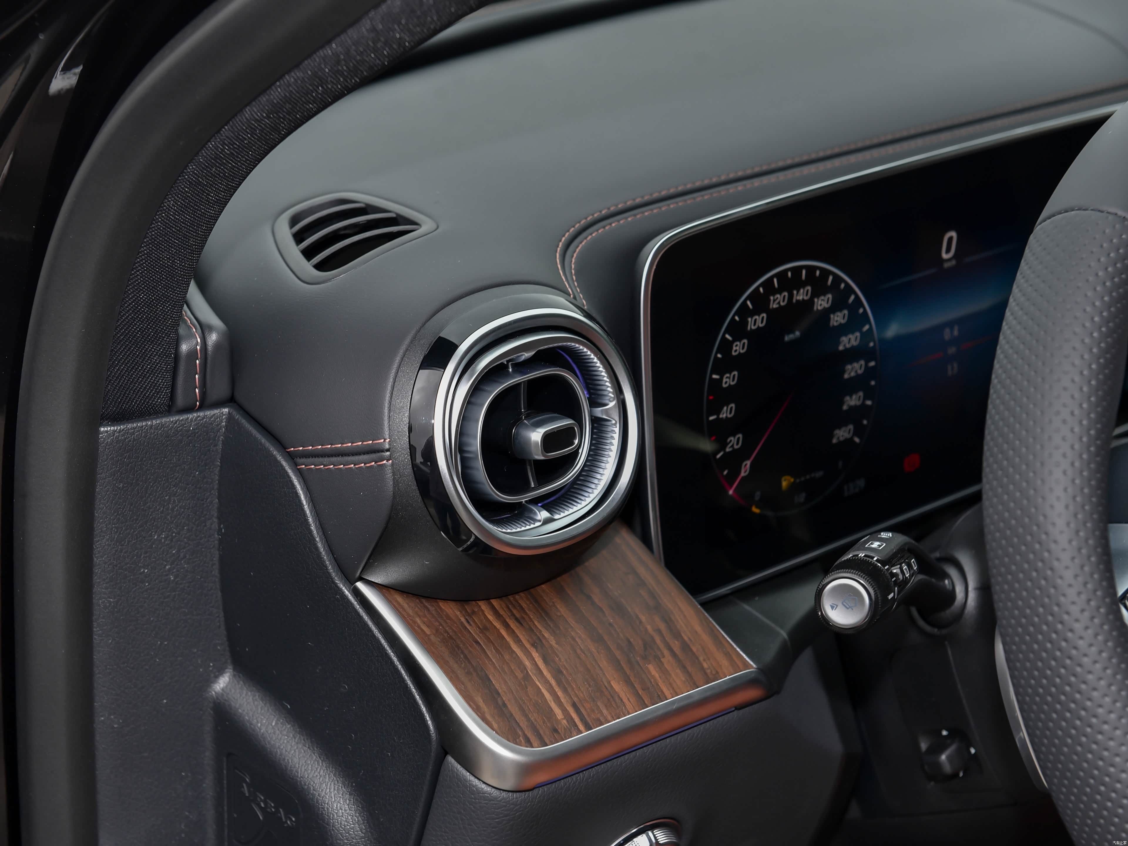 Mercedes-Benz GLC, миниатюра 17