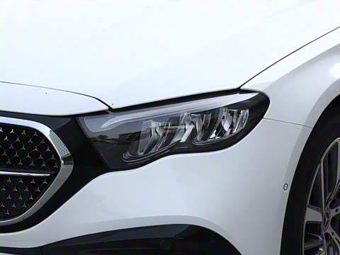 2025�� �Ŀ� E 300 L ʱ���˶���