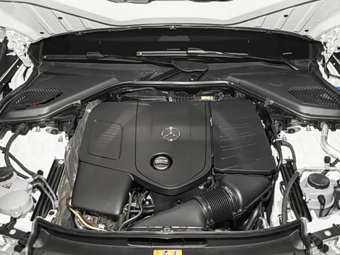 2025�� �Ŀ� E 260 �˶���