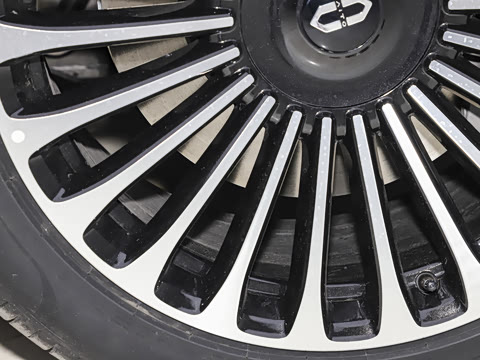 2025�� ���� Ultra�� 52kWh 5����