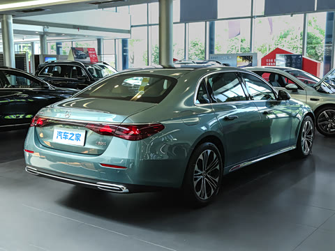 2026�� �Ŀ� E 300 L ������