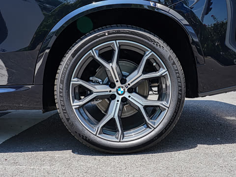 2025�� xDrive 30Li ������M�˶���ҹ��װ