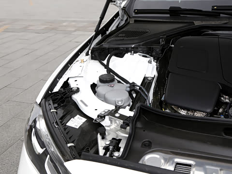 2026�� �Ŀ�� E 300 L ʱ���˶���