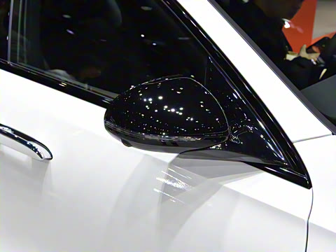 2026�� E 300 �������˶���