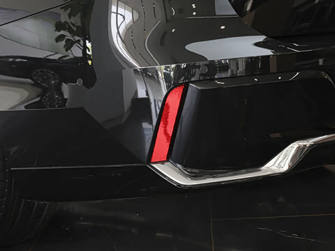 2026�� �Ŀ� 735Li M�˶���װ