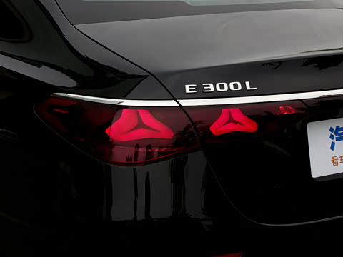 2026�� �Ŀ� E 300 L �����˶���