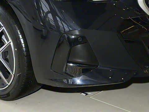 2026�� eDrive 40L M�˶���װ