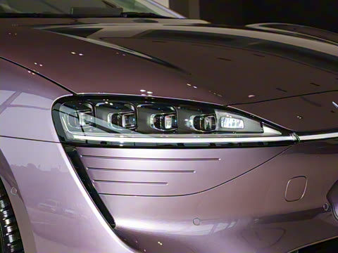 2025�� 703km Ultra�˶���