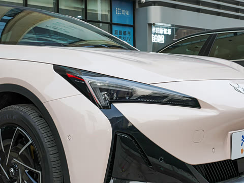 2025�� �Ŀ� 560PRO 185kW