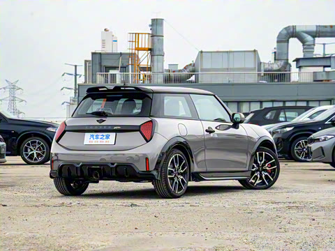 2025�� JOHN COOPER WORKS