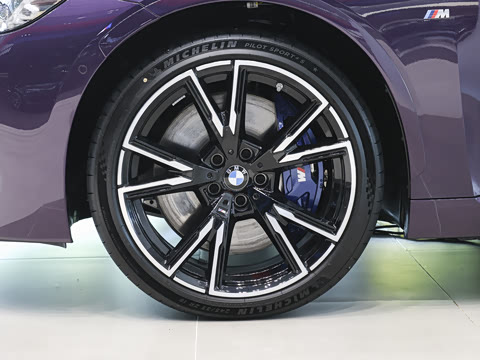 2026�� M240i xDrive
