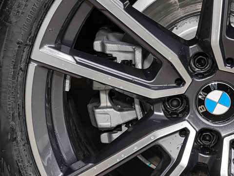 2026�� 325Li M�˶���װ