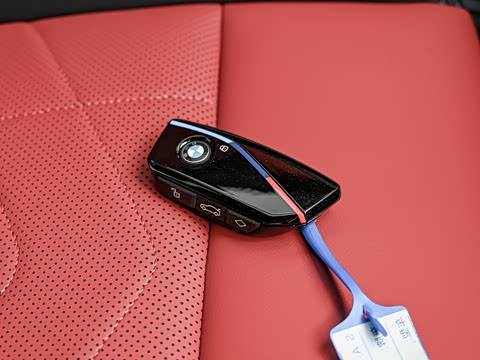 2026�� M235L