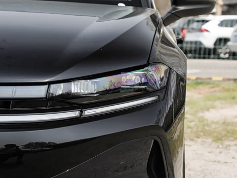 2026�� L 300TSI DSG ������