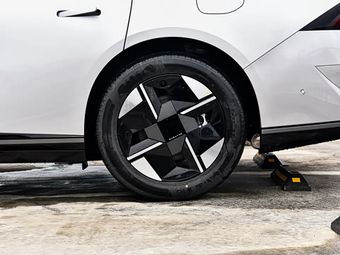 2026�� ���� 1550 Max �Ƽ���