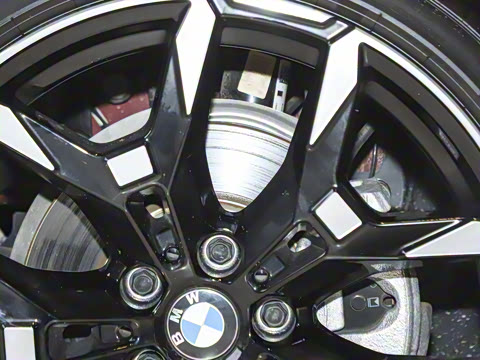 2025�� 225i M�˶���ҹ��װ