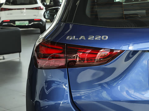 2025�� �Ŀ� GLA 220