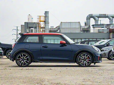 2025�� JOHN COOPER WORKS