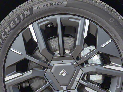 2025�� 670 Max��