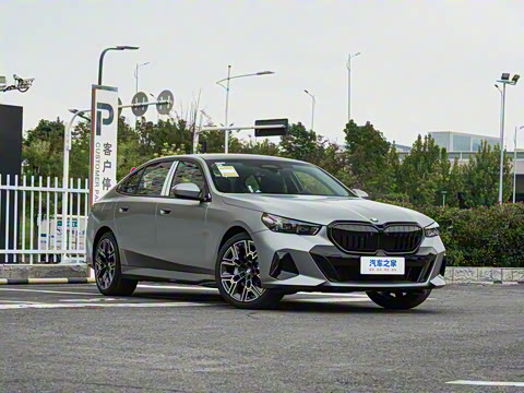 2026�� 530Li ������ M�˶���װ