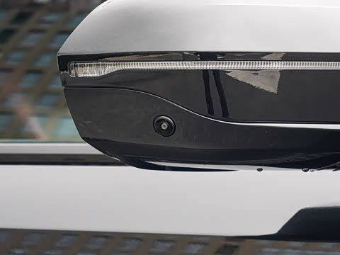 2026�� 530Li ������ M�˶���װ