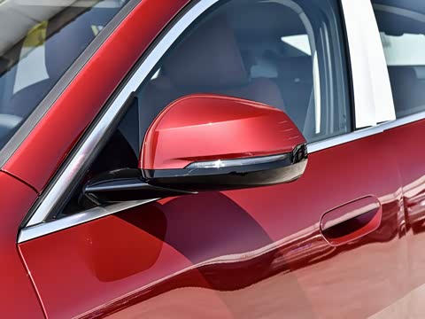 2026�� sDrive25i M�˶���װ