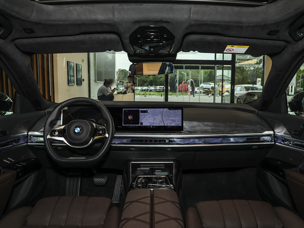 BMW 7 серии VII (G70) Рестайлинг, Седан: фото поколения