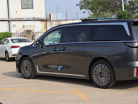 2025�� PHEV �������������