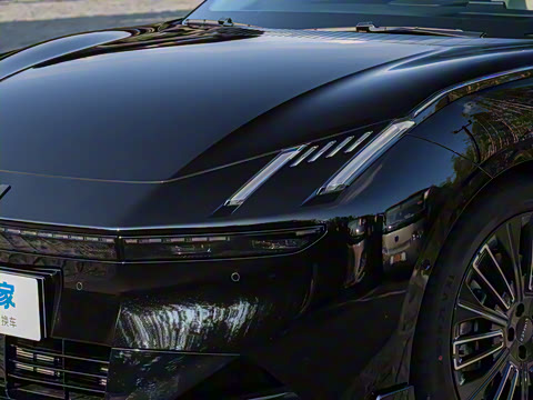 2025�� 240����Ultra