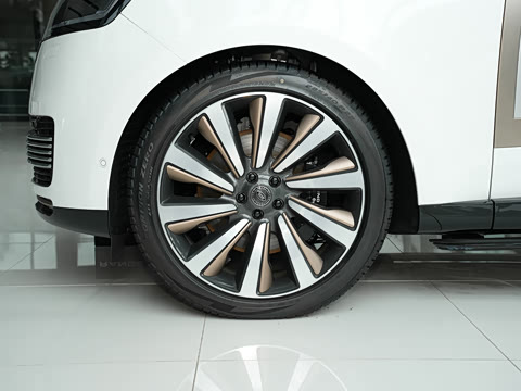 2024�� 4.4 V8 SV���ٴ����ӳ��� 4��