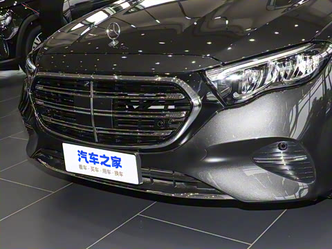 2025�� �Ŀ� E 300 L ������