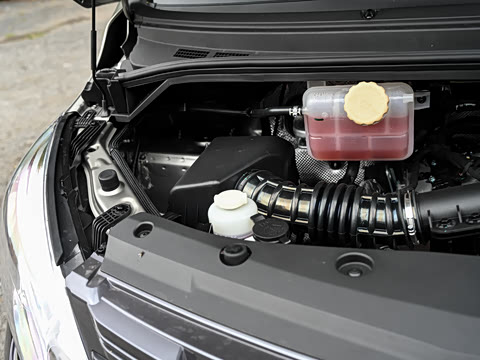 2027�� 2.0L ������ 7��