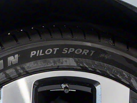 2026�� ���� 725 Max �콢��