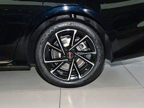 2025�� 2.0T ������