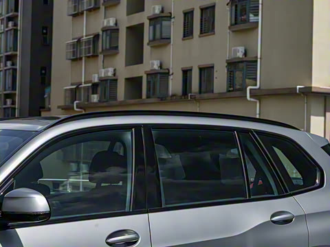 2025�� xDrive 40Li ������M�˶���ҹ��װ