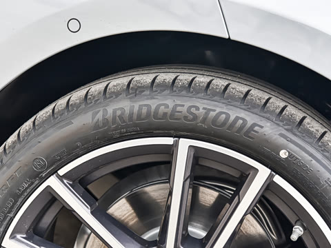 2026�� 325Li M�˶���װ