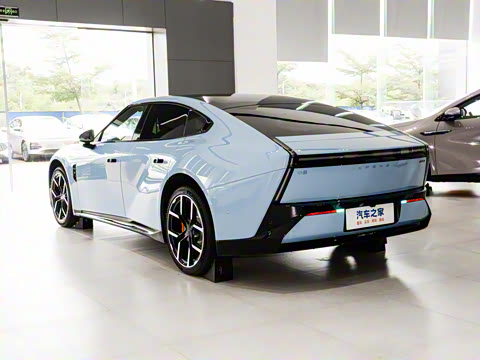 2025�� 702 ������ Ultra