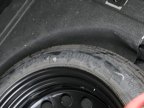 2027�� 2.0T ˫������������