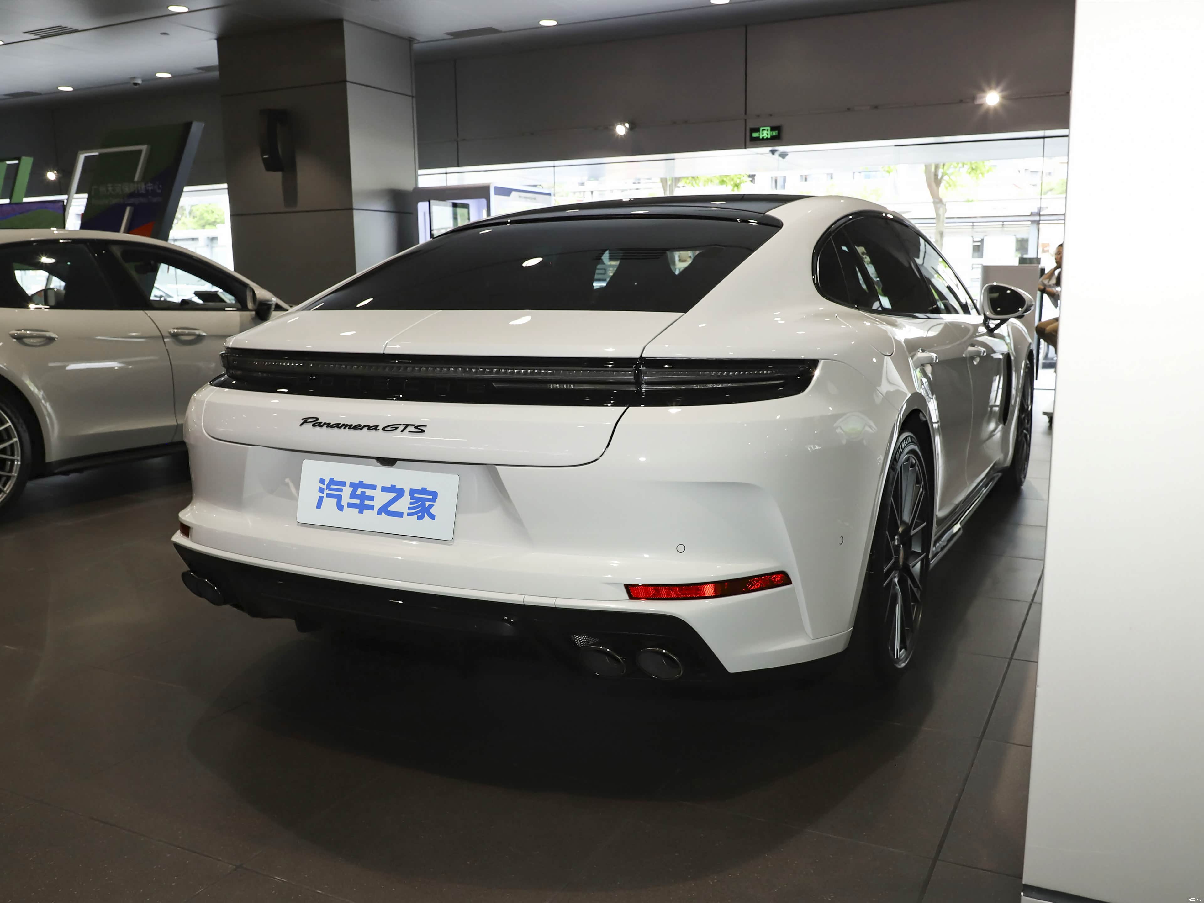 Porsche Panamera, миниатюра 7