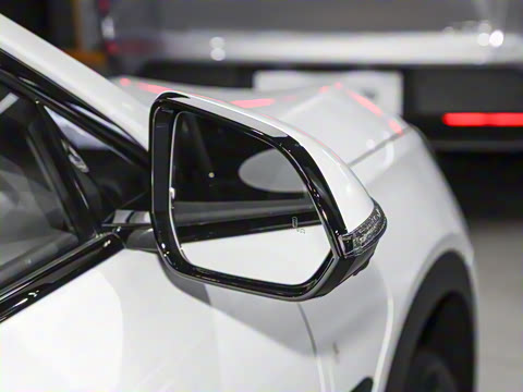 2025�� 735MAX 175kW