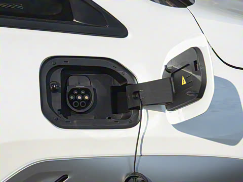 2025�� Plus 610 ������