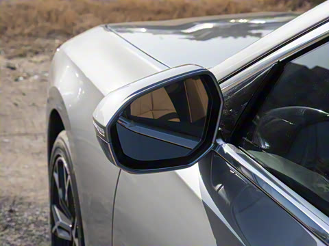 2026�� 735Li ������װ